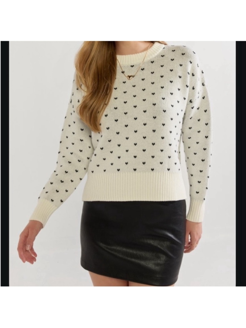 Heart
Pattern Pullover Sweater